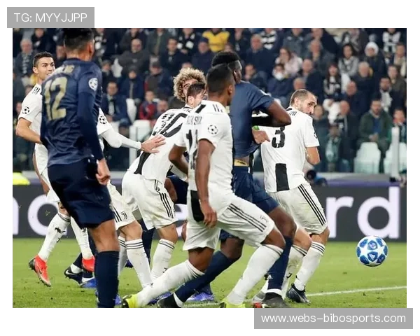 门兴vs科隆：迪克斯点射后全队相拥，庆祝历史性时刻